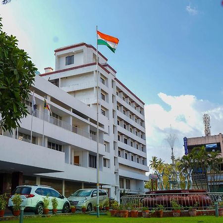 Casino Hotels Ltd Thrissur Экстерьер фото