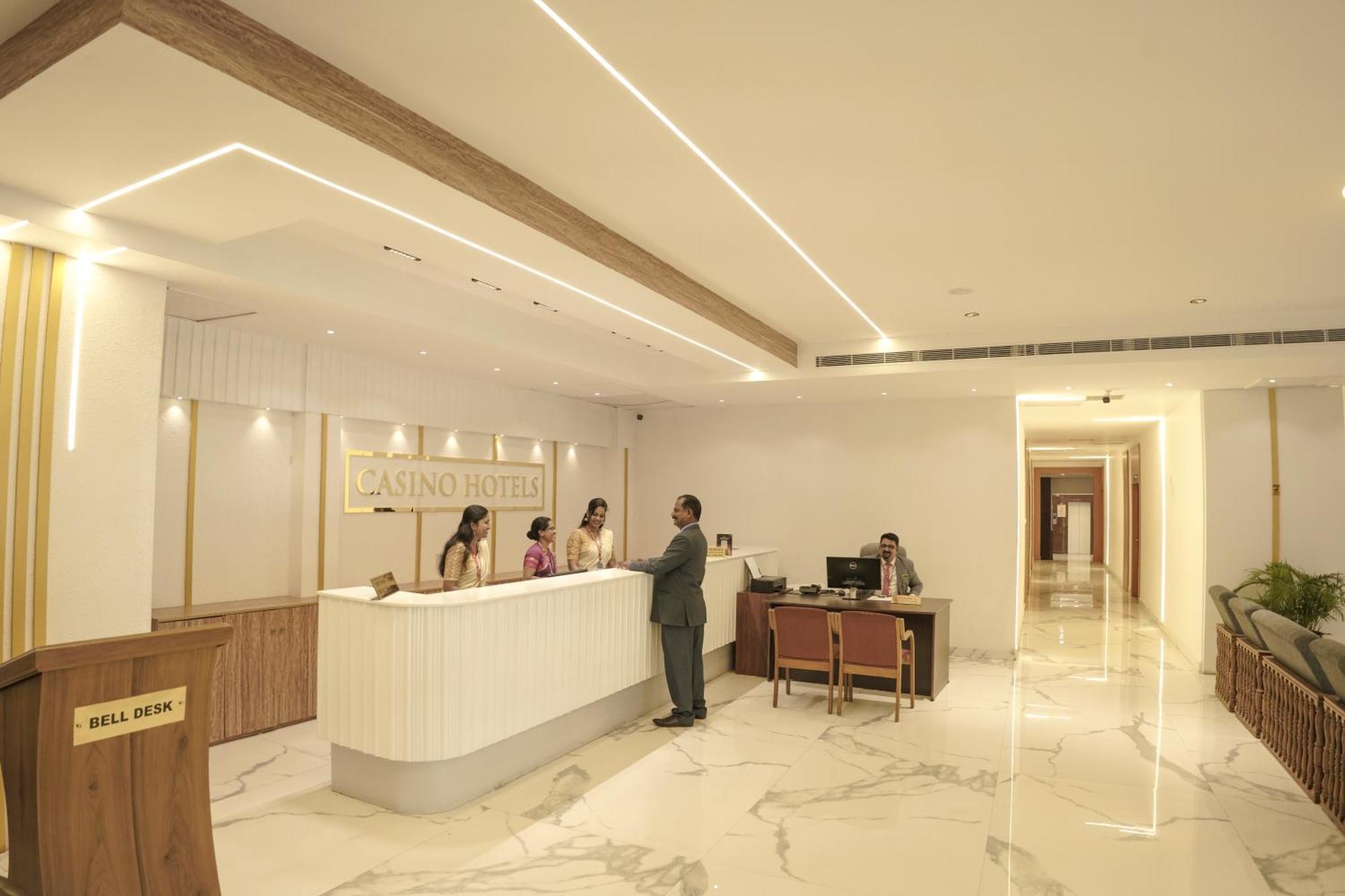 Casino Hotels Ltd Thrissur Экстерьер фото