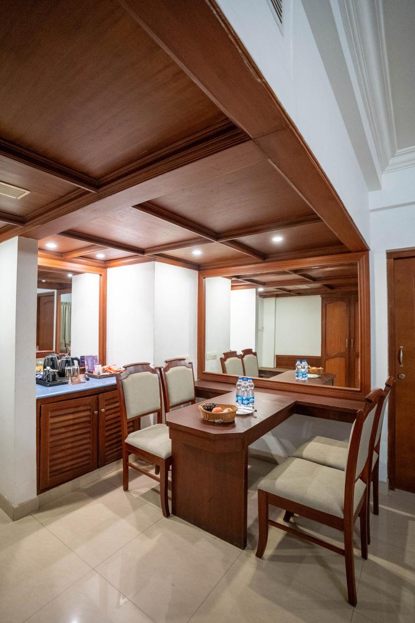 Casino Hotels Ltd Thrissur Экстерьер фото