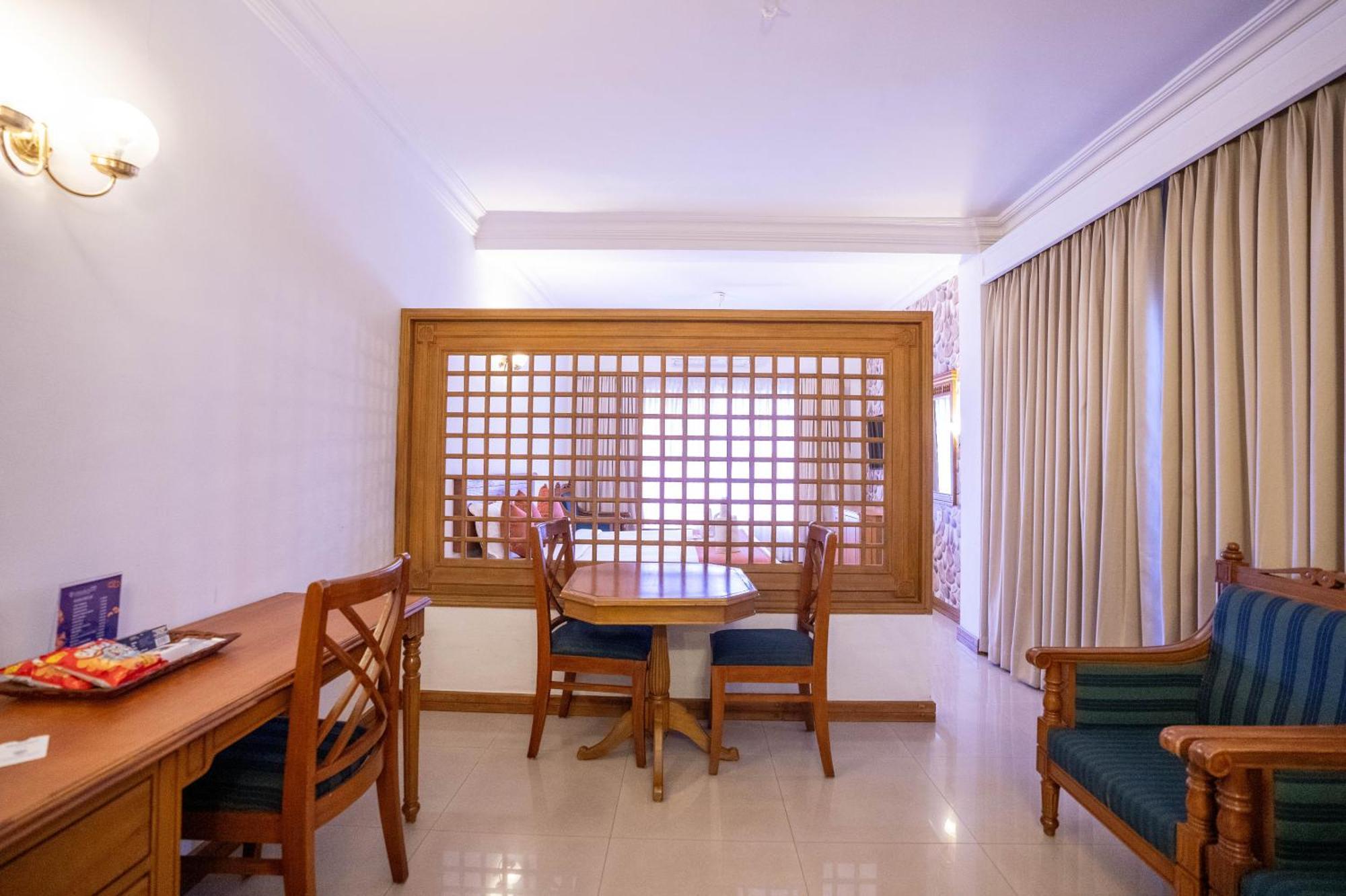 Casino Hotels Ltd Thrissur Экстерьер фото