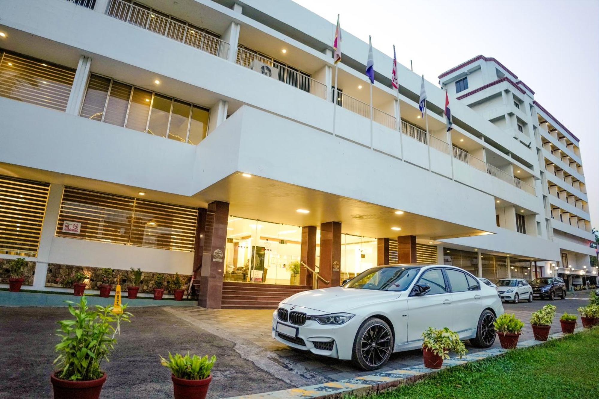 Casino Hotels Ltd Thrissur Экстерьер фото
